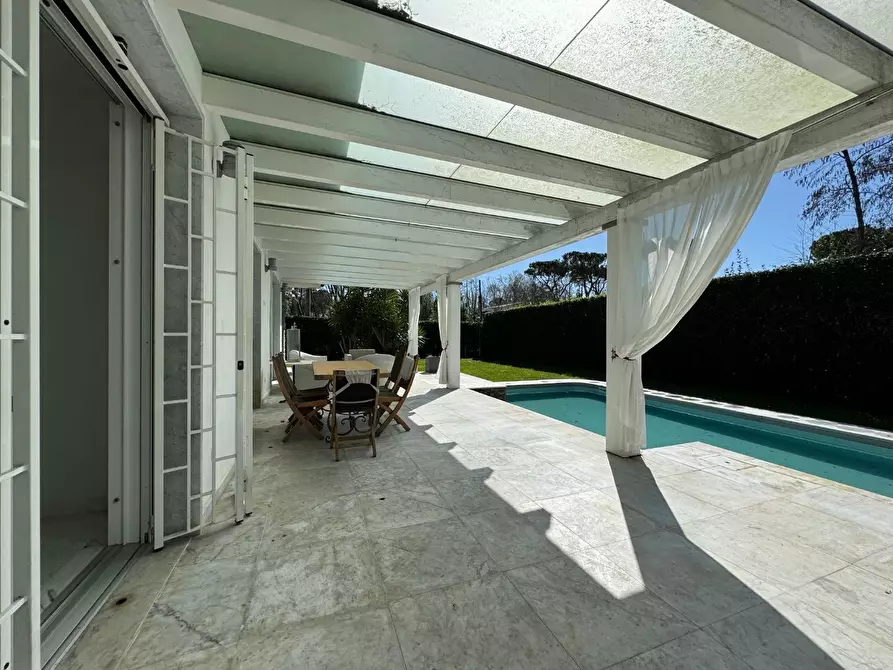 Immagine 24 di Villa in affitto  a Massa