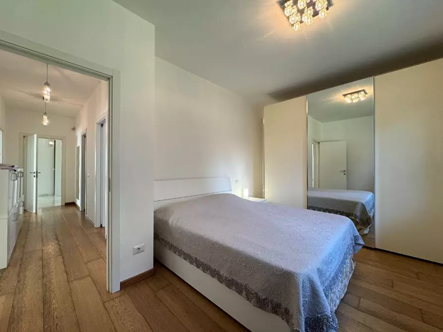 Immagine 12 di Villa in affitto  a Massa