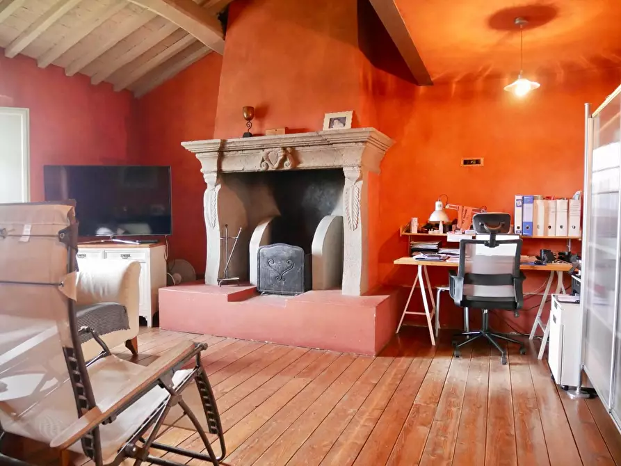 Immagine 39 di Casa colonica in vendita  a Cerreto Guidi