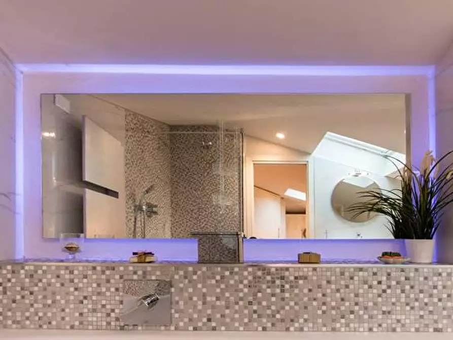 Immagine 21 di Villa in vendita  a Forte Dei Marmi