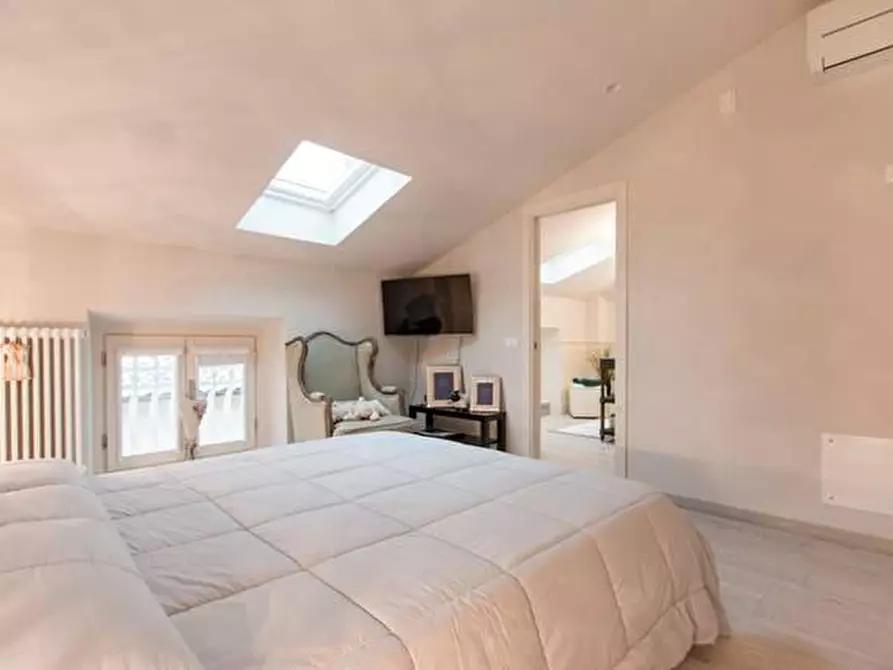 Immagine 22 di Villa in vendita  a Forte Dei Marmi