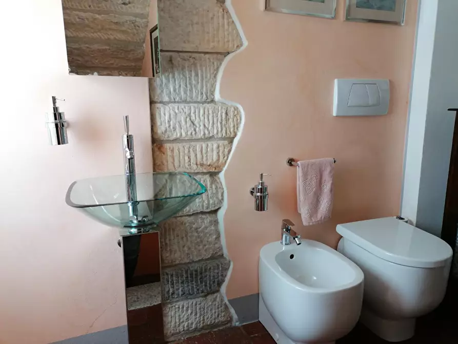 Immagine 13 di Appartamento in vendita  a Carrara