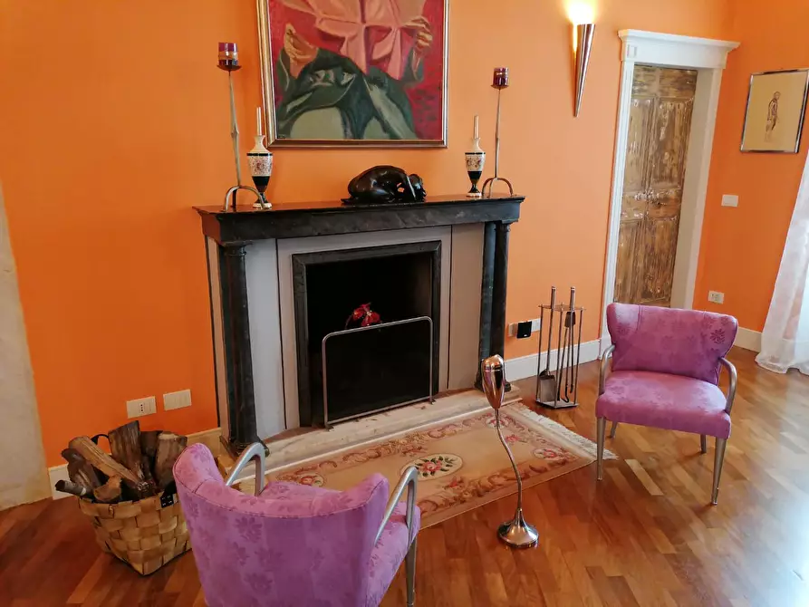 Immagine 4 di Appartamento in vendita  a Carrara