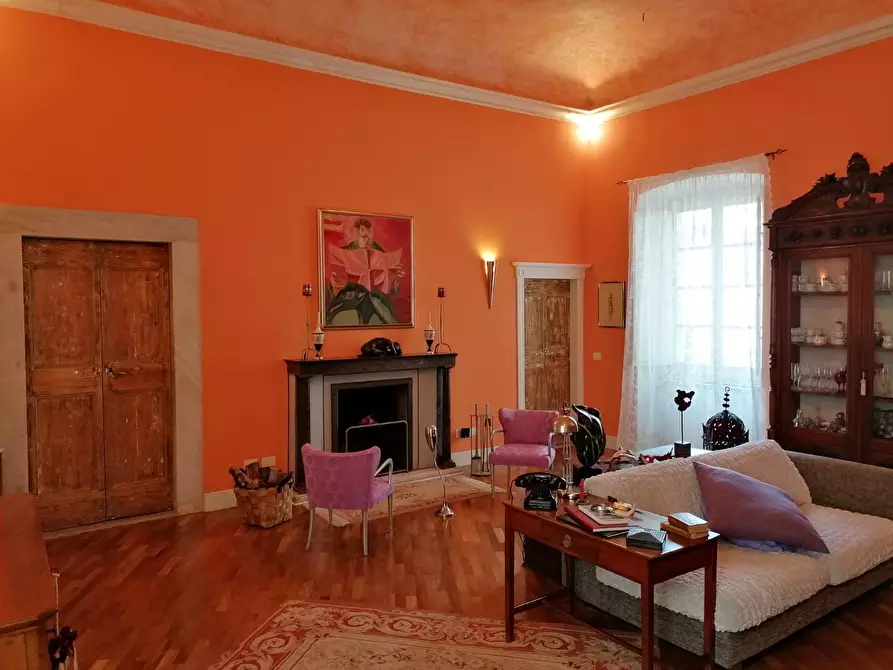 Immagine 2 di Appartamento in vendita  a Carrara