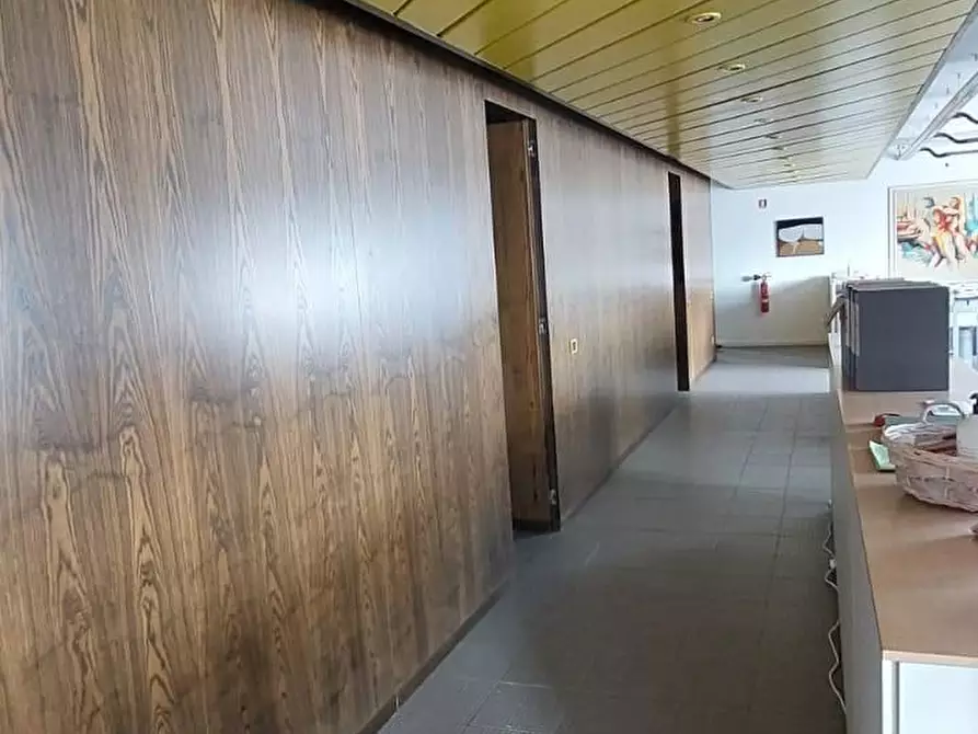 Immagine 4 di Ufficio in vendita  a Vinci