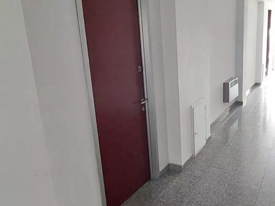 Immagine 19 di Ufficio in vendita  a Vinci