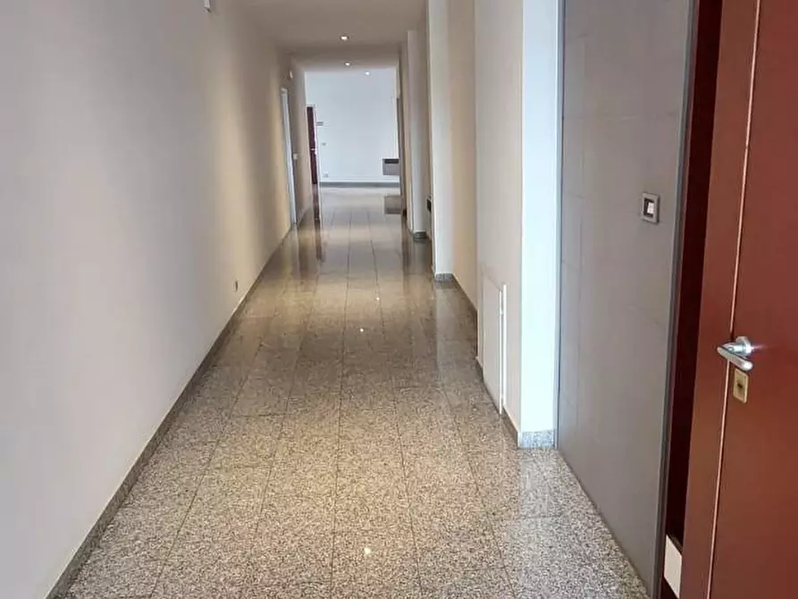 Immagine 24 di Ufficio in vendita  a Vinci