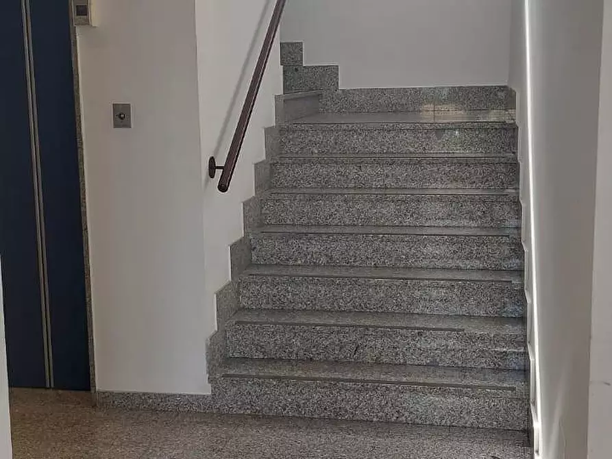 Immagine 20 di Ufficio in vendita  a Vinci