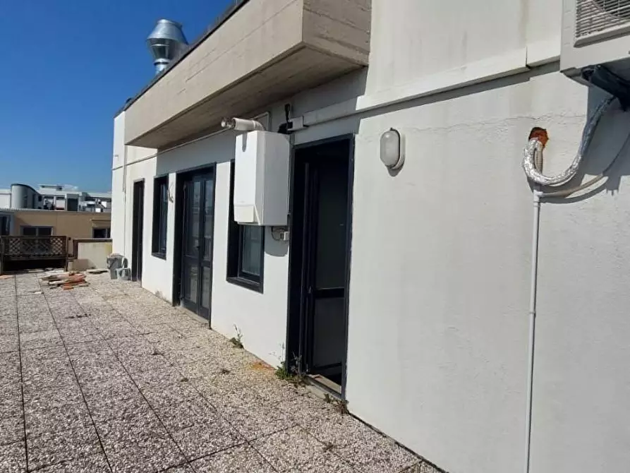 Immagine 13 di Ufficio in vendita  a Vinci