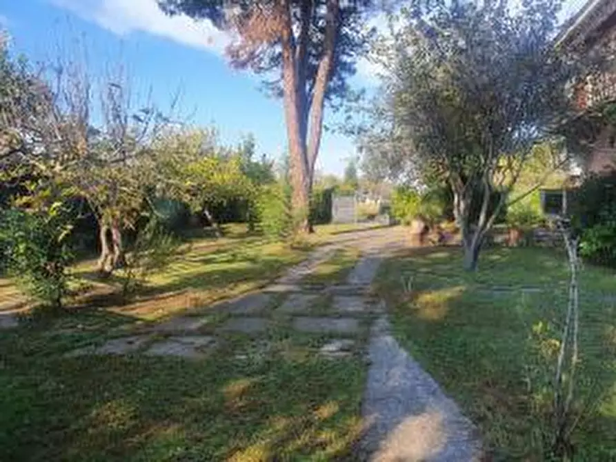 Immagine 1 di Casa bifamiliare in vendita  a Carrara