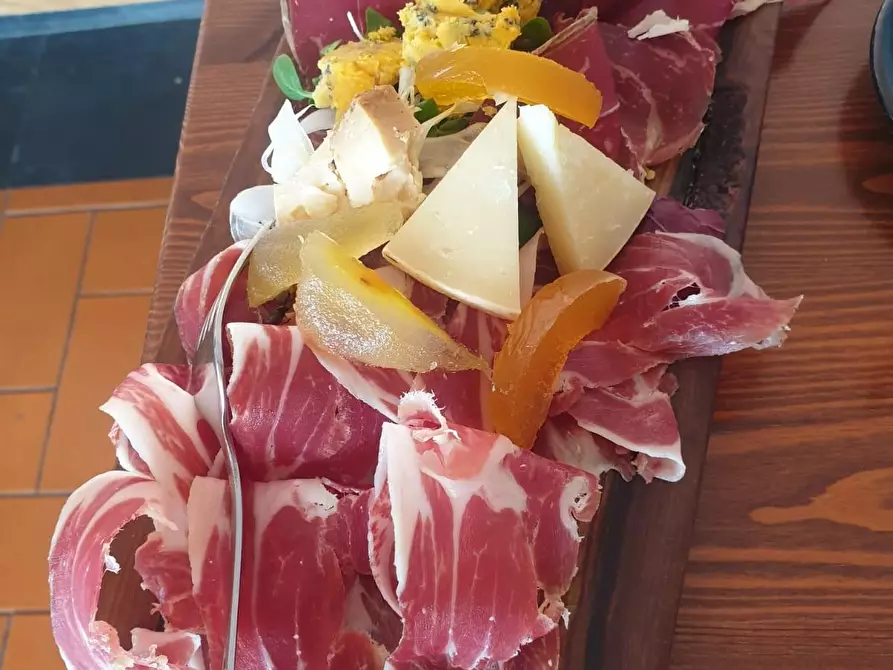 Immagine 3 di Bar / Ristorante in vendita  a Cascina