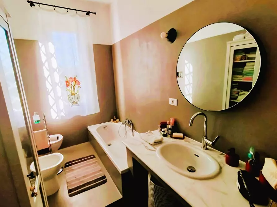 Immagine 21 di Villa in vendita  a Ameglia