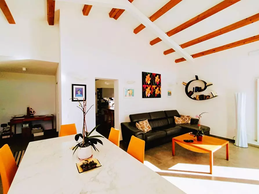 Immagine 11 di Villa in vendita  a Ameglia