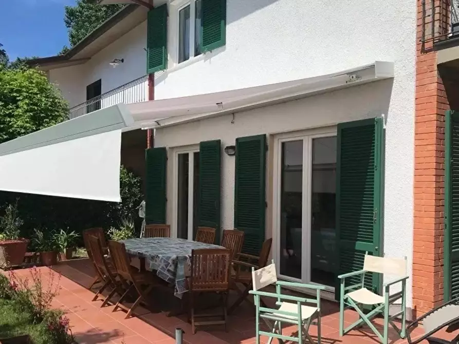 Immagine 1 di Casa quadrifamiliare in affitto  a Forte Dei Marmi