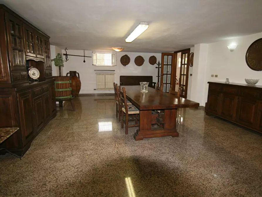 Immagine 16 di Villa in vendita  a Carrara