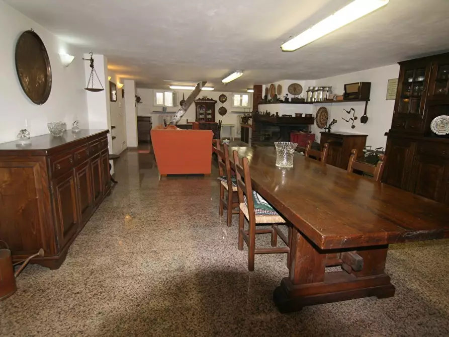 Immagine 14 di Villa in vendita  a Carrara