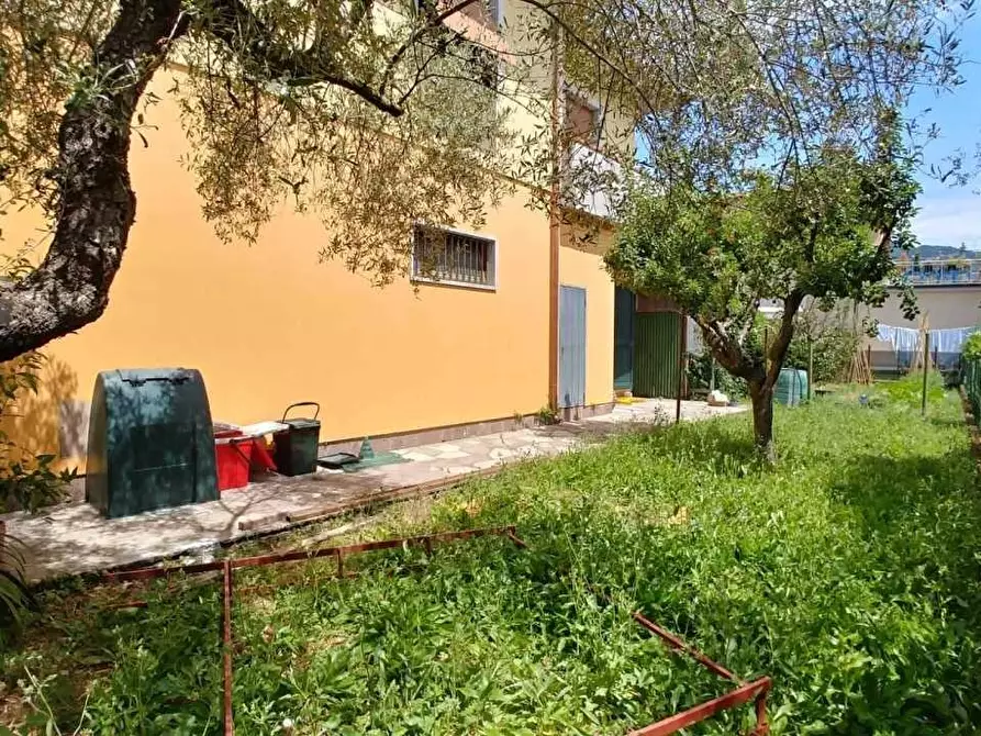 Immagine 1 di Casa semindipendente in vendita  a Castelnuovo Magra