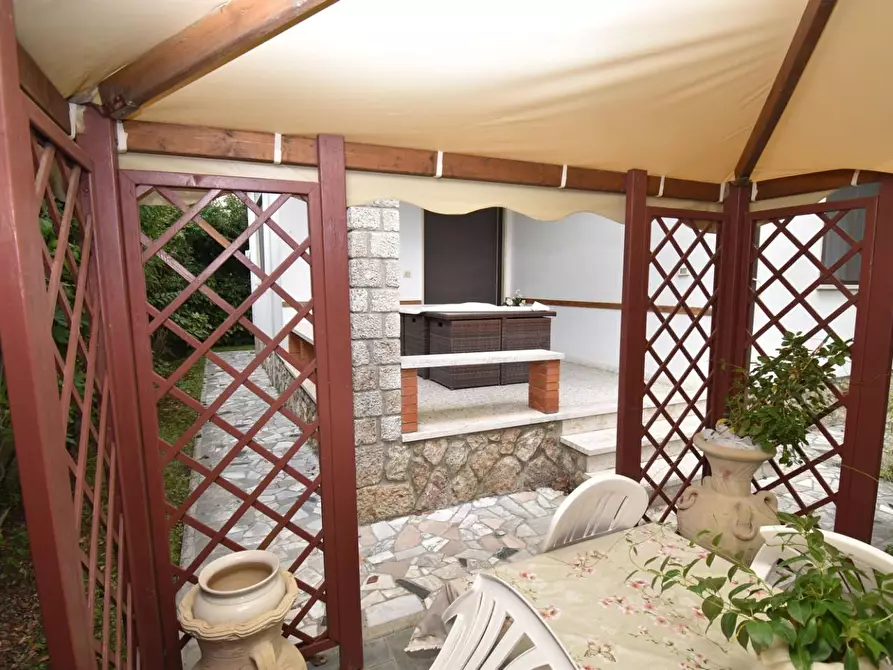 Immagine 3 di Villa in vendita  a Forte Dei Marmi