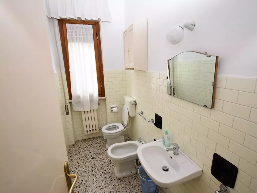 Immagine 10 di Villa in vendita  a Forte Dei Marmi