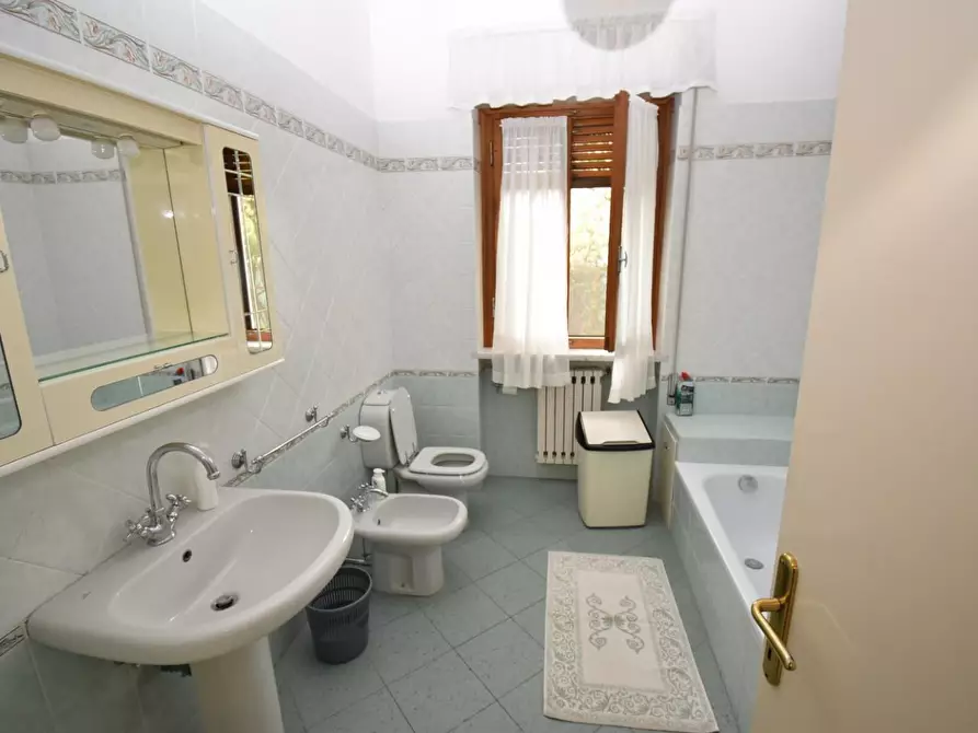 Immagine 8 di Villa in vendita  a Forte Dei Marmi