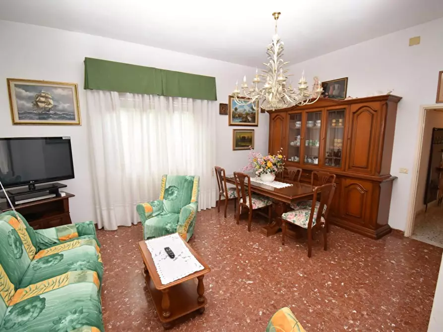 Immagine 9 di Villa in vendita  a Forte Dei Marmi