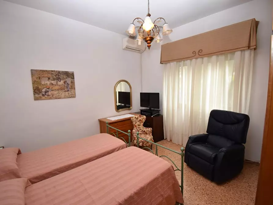 Immagine 6 di Villa in vendita  a Forte Dei Marmi