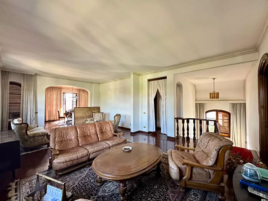 Immagine 20 di Villa in vendita  a Lucca