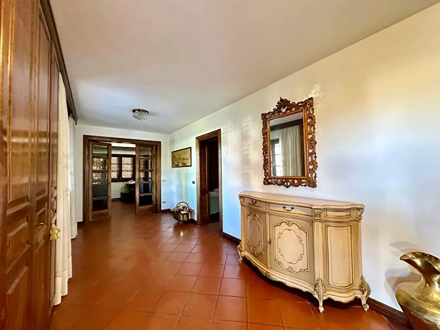 Immagine 30 di Villa in vendita  a Lucca