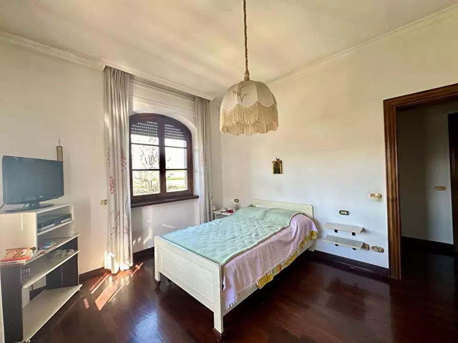 Immagine 26 di Villa in vendita  a Lucca