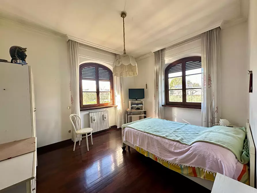 Immagine 27 di Villa in vendita  a Lucca