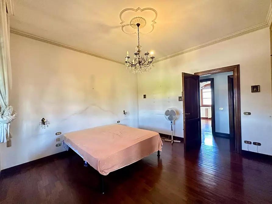 Immagine 23 di Villa in vendita  a Lucca