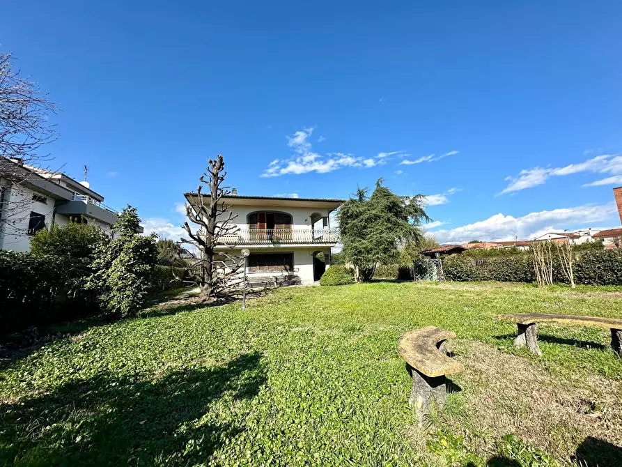 Immagine 45 di Villa in vendita  a Lucca