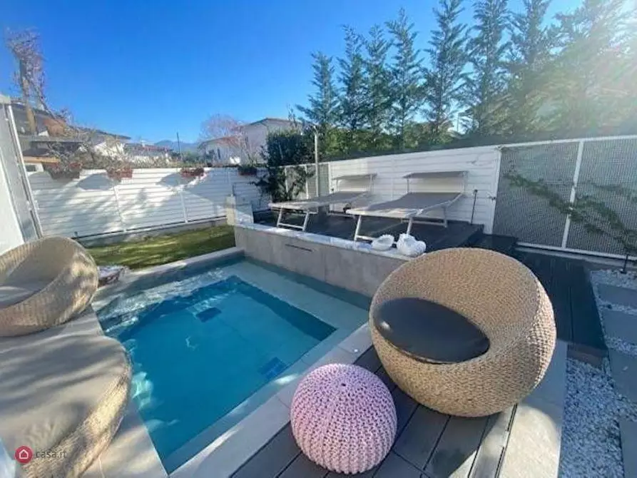 Immagine 2 di Casa bifamiliare in affitto  a Forte Dei Marmi