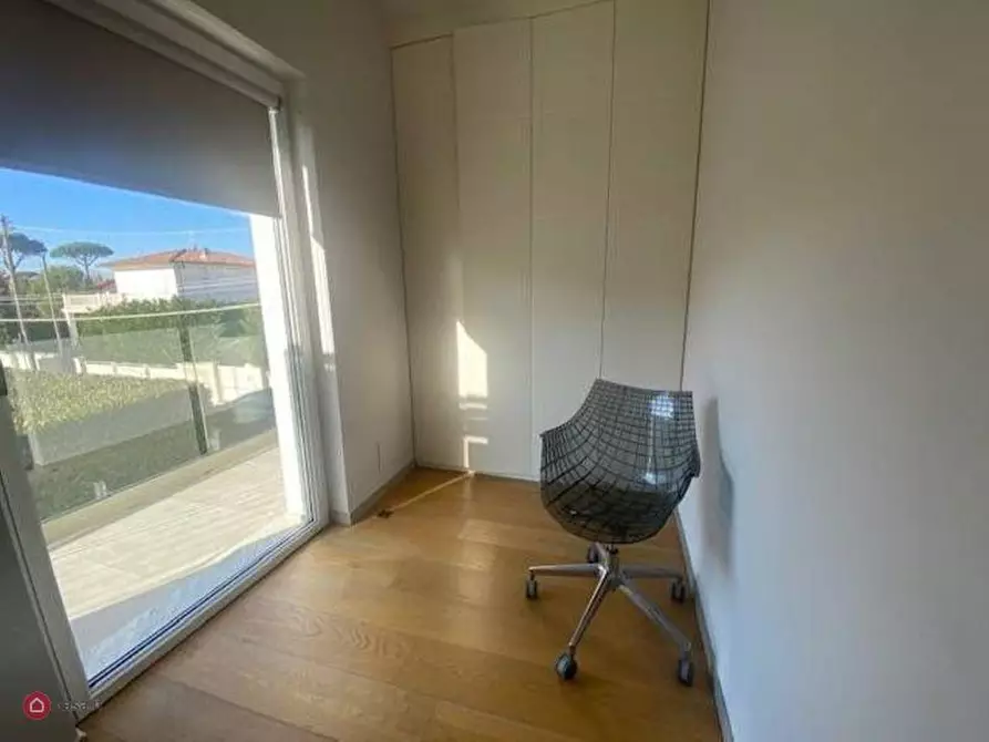 Immagine 19 di Casa bifamiliare in affitto  a Forte Dei Marmi