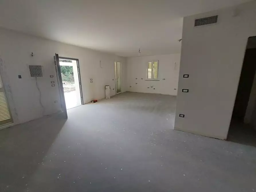 Immagine 5 di Casa bifamiliare in vendita  a Massa