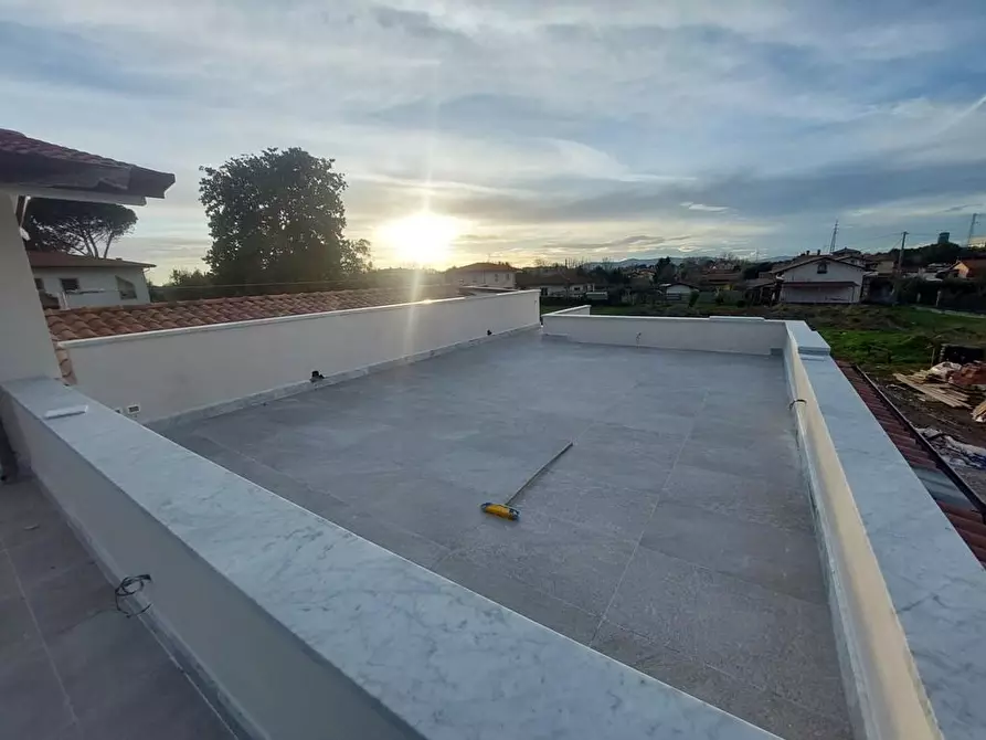 Immagine 6 di Casa bifamiliare in vendita  a Massa