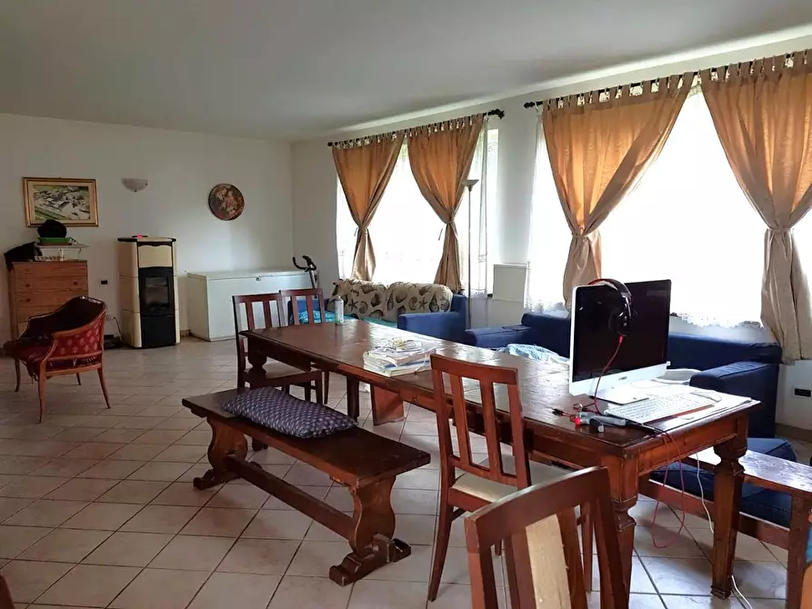 Immagine 5 di Villa in vendita  a Montignoso