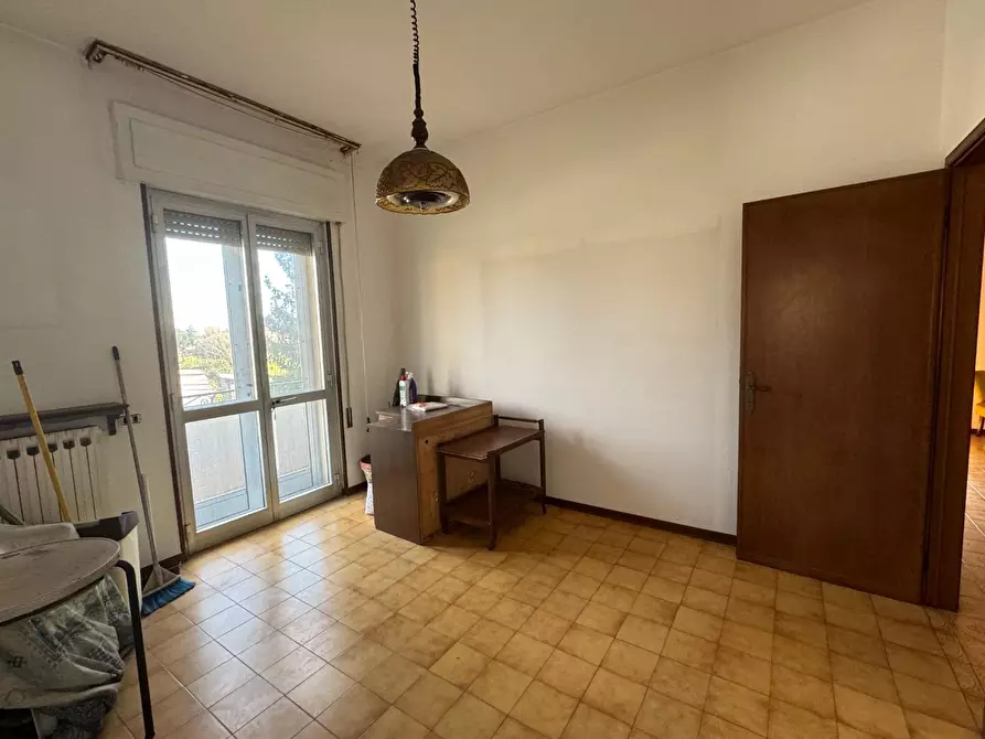 Immagine 20 di Appartamento in vendita  a Lucca