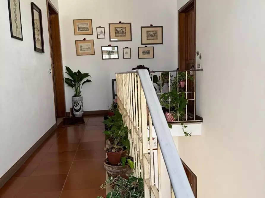 Immagine 14 di Appartamento in vendita  a Lucca