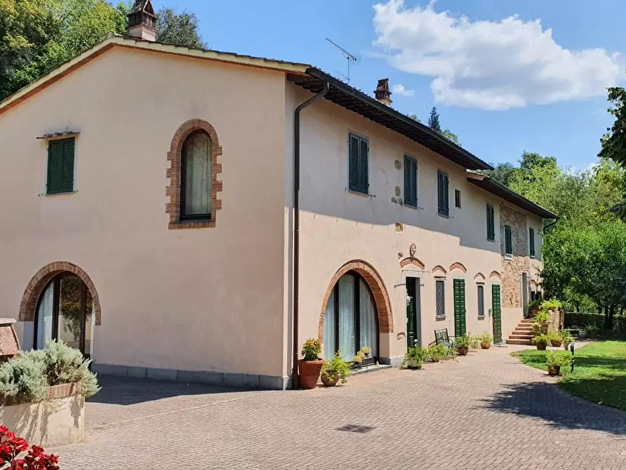 Immagine 1 di Casa colonica in vendita  a Montopoli In Val D'arno