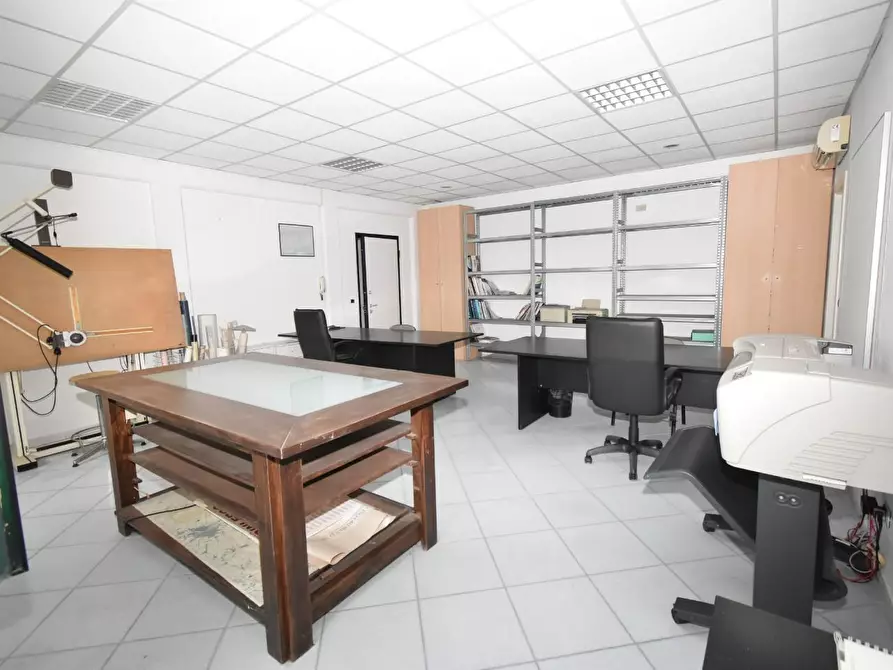 Immagine 14 di Ufficio in vendita  a San Giuliano Terme