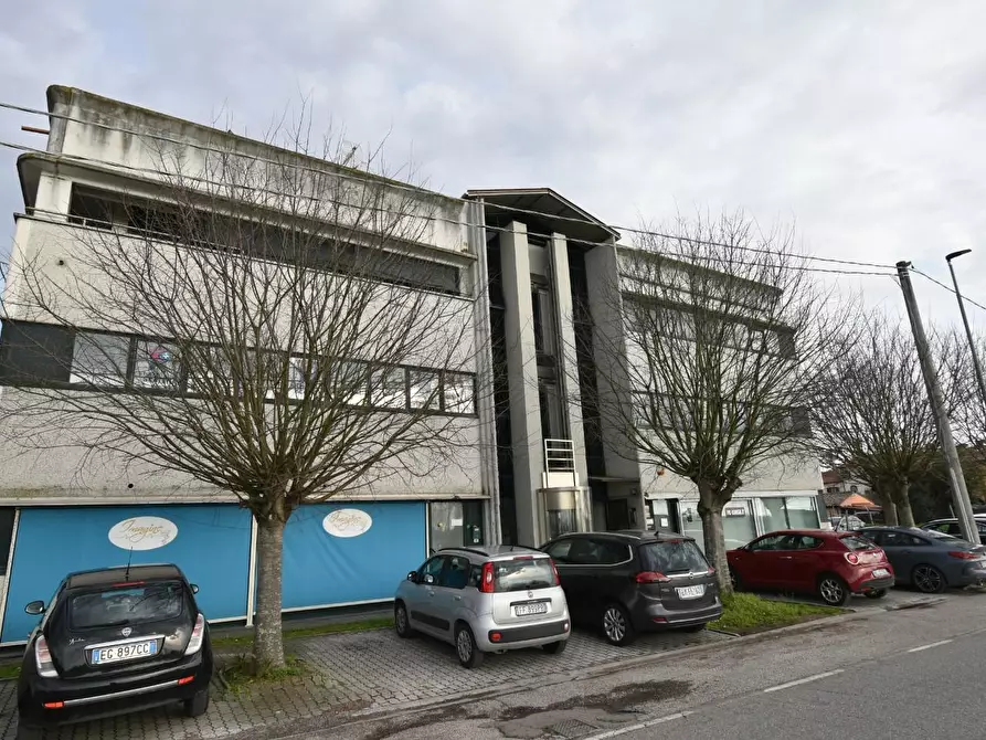 Immagine 36 di Ufficio in vendita  a San Giuliano Terme