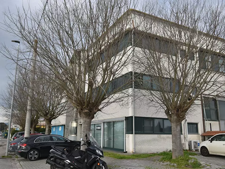 Immagine 30 di Ufficio in vendita  a San Giuliano Terme