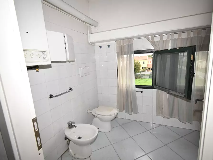 Immagine 5 di Ufficio in vendita  a San Giuliano Terme