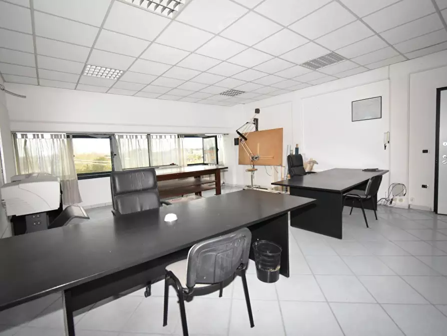 Immagine 11 di Ufficio in vendita  a San Giuliano Terme