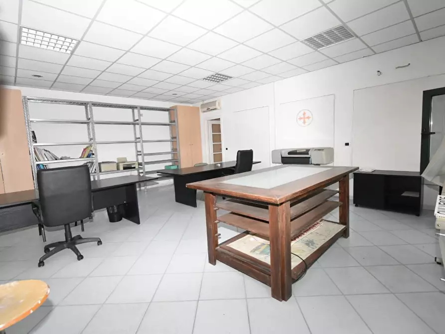 Immagine 16 di Ufficio in vendita  a San Giuliano Terme