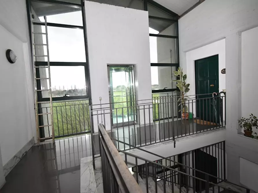 Immagine 27 di Ufficio in vendita  a San Giuliano Terme