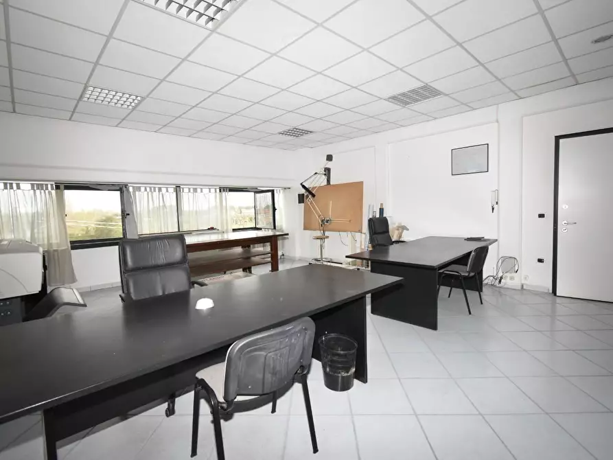 Immagine 10 di Ufficio in vendita  a San Giuliano Terme