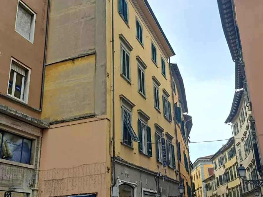Immagine 12 di Appartamento in vendita  a Pisa