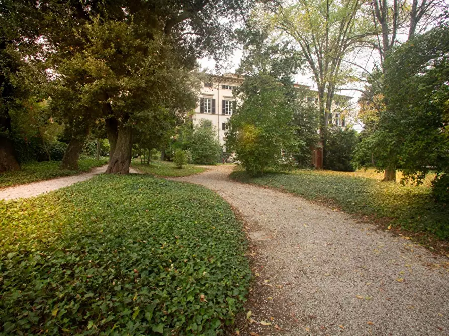 Immagine 10 di Immobile di prestigio in vendita  a Lucca